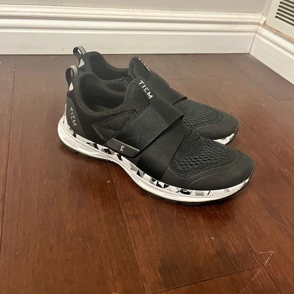Tiem Slipstream Cycling Shoes Size 9, Black Geometric GREAT CONDITION! - Picture 3 of 5